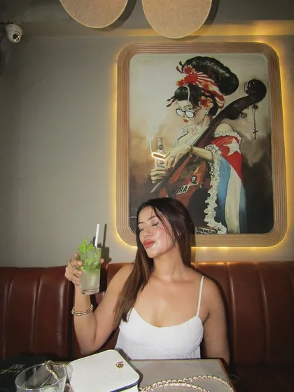 Sipping on a mojito. This outfit is all about effortless style for a casual brunch diary entry.