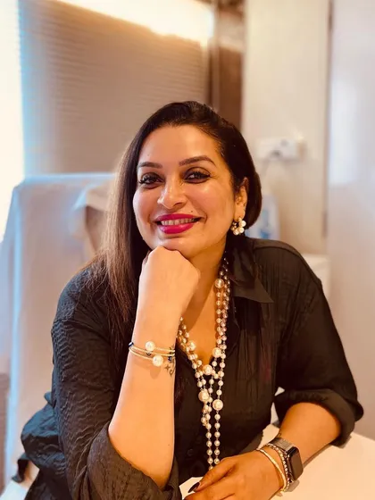 Welcome to my clinic. With over 30 years of experience in dermatology, my goal is to provide you with expert care and solutions that are tailored to your specific needs. I believe in building a relationship based on trust and clear, honest communication.