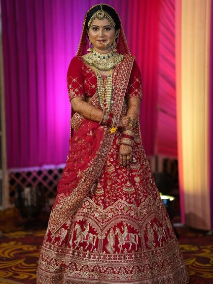 Classic Red & Gold Bridal Looks photo 5