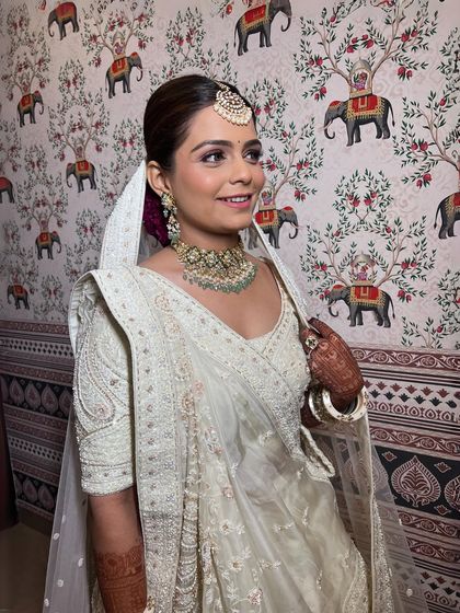 Modern Pastel & White Bridal Looks photo 3