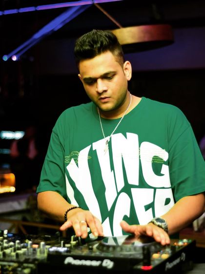 Behind The Decks photo 12