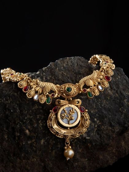 Detailed Jewelry Photography photo 5