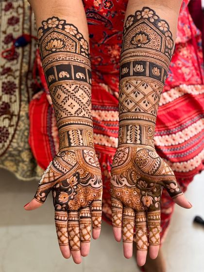 Lotus Mehendi Arts - Bridal & Occasion Mehendi Elaborate Bridal Designs photo 4