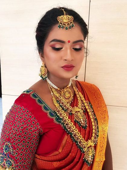 VLCC School of Beauty - Professional Makeup Artistry The Complete Bridal Collection photo 16