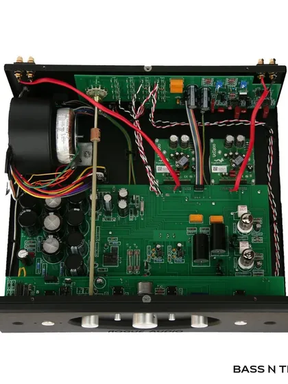 Inside the Rogue Audio Pharaoh II, you can see the combination of tube and solid-state technology. This unique approach delivers amazing dynamics and an organic midrange that is the hallmark of high-quality tube amplification.