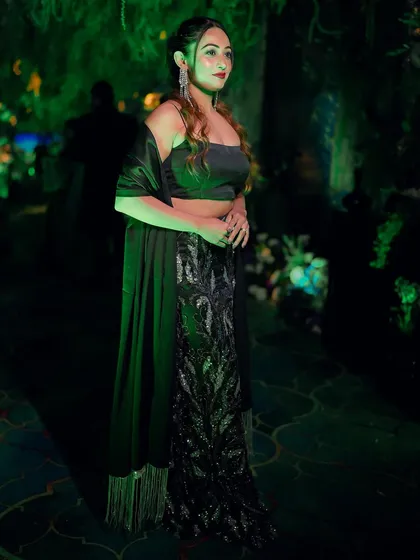 My vibe for a Sangeet night in Jaipur. This black crop top and embellished pants combo was chic, modern, and perfect for a night of dancing.