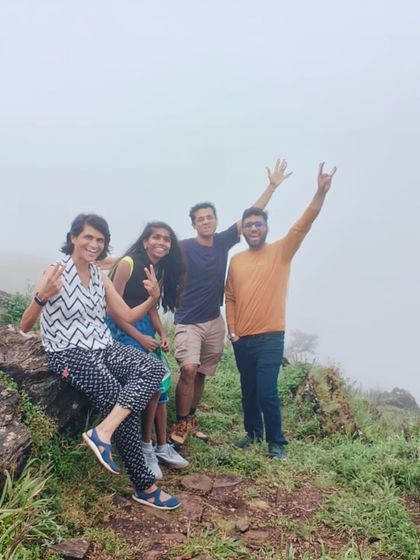 The fog rolling in over the hills in Chikmagalur creates a magical and mysterious vibe. Our trekkers enjoying the cool mountain air and the feeling of being in the clouds.