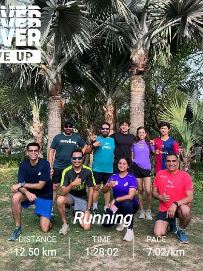 Never give up! This shot, with our run stats, shows a great Sunday effort. We track our progress together and celebrate every kilometer.