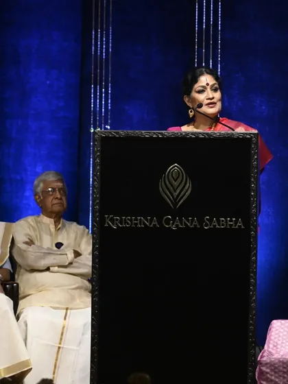 Addressing the audience after receiving the Nritya Choodamani award. It was an opportunity to express my gratitude and share my thoughts on the journey of dance.