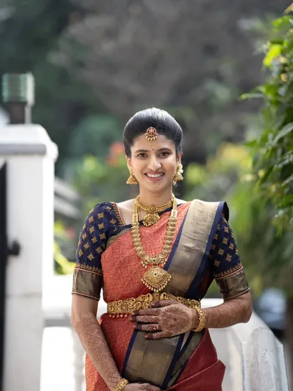 Celebrating motherhood with this gorgeous mom-to-be. For her Seemantha, she wanted a simple, skin-finish makeup look, so I focused on creating a natural glow that highlighted her happiness, paired with traditional gold jewelry.