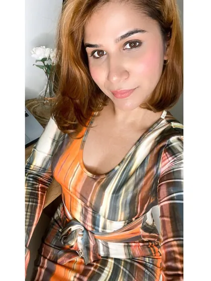 A selfie to welcome a new month. I always feel energized and ready to help more people find their voice and build their confidence.