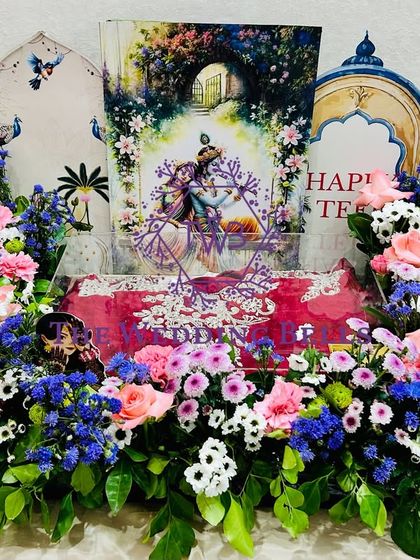 A look back at our Teej packing, done in the original grand style with fresh florals. This hamper is perfect for a bride-to-be or for Karwachauth.