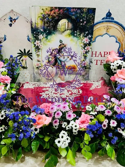A look back at our Teej packing, done in the original grand style with fresh florals. This hamper is perfect for a bride-to-be or for Karwachauth.