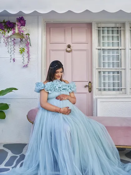 This solo portrait showcases the beautiful fit of our Isabella gown. The stretchy lycra bodice ensures comfort while the tulle skirt adds a touch of princess-like grace.