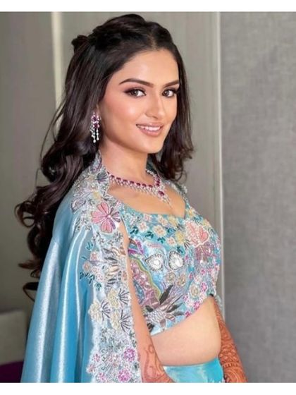 A subtle and classy Roka makeup look. We kept the makeup fresh and minimal to let her natural beauty and stunning blue outfit shine.