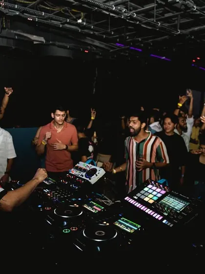A great moment of connection with the crowd at Club Pandora in Mumbai. Despite the heavy rains, the energy was fantastic.