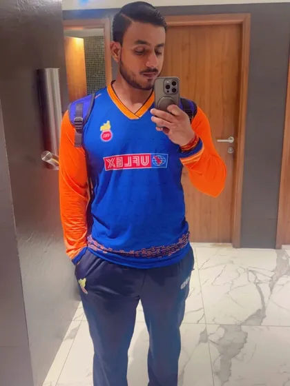 Another selfie in the DDCA team jersey. Ready to get to work.