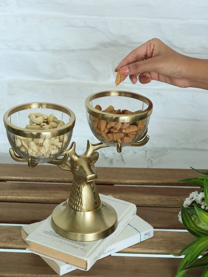 Elevated Displays: Serving & Cake Stands photo 13