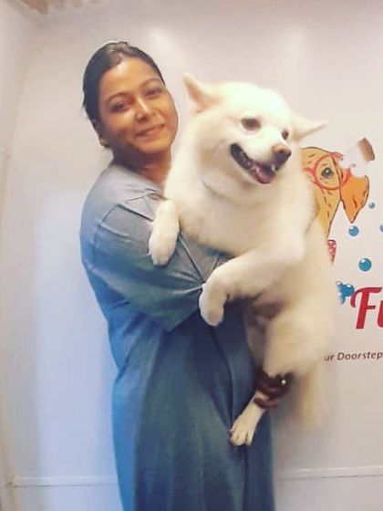 Another angle of this happy pair, showing the clean interior of our van.