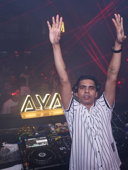 The Vibe: On The Decks & On The Floor photo 67