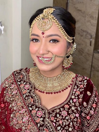 A close-up of this bride's flawless look, achieved with no filters. The focus is on clean, perfect skin and defined features, ensuring she looks stunning from every angle.