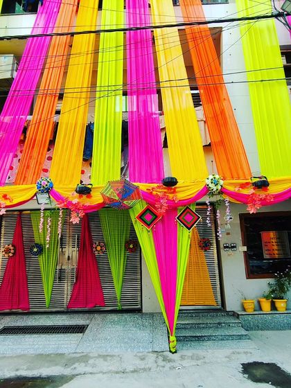 The full effect of the neon-themed house decoration, showing how the bright colours create a joyful and energetic vibe.