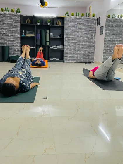 A general fitness batch working on core strengthening exercises. Building a strong core is fundamental for overall fitness and advancing your yoga practice.