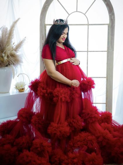 Solo Radiance: Portraits of the Mother-to-Be photo 203