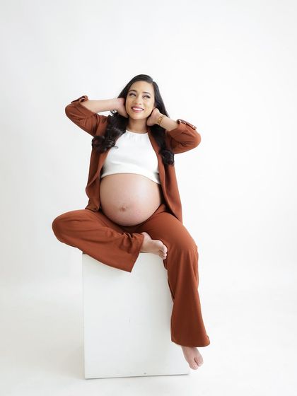 Solo Radiance: Portraits of the Mother-to-Be photo 204