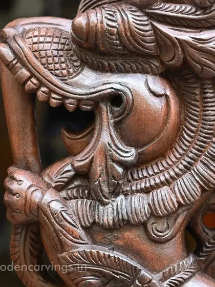 Another detailed shot of the Yaazhi's head, showing the fine lines and textures that give the creature its lifelike and formidable appearance.