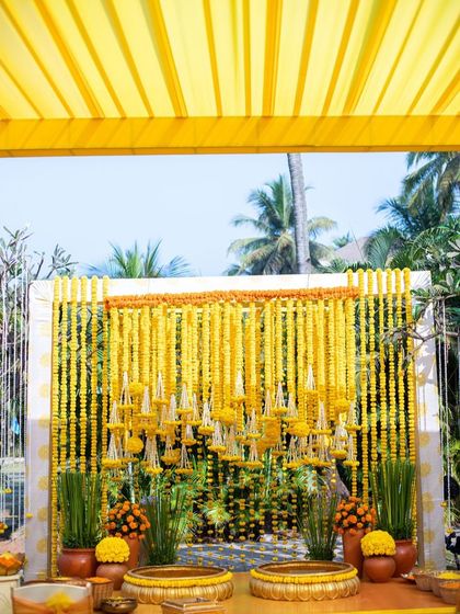 Decor Duniya - Wedding Decoration Haldi & Mehendi Sajawat photo 13