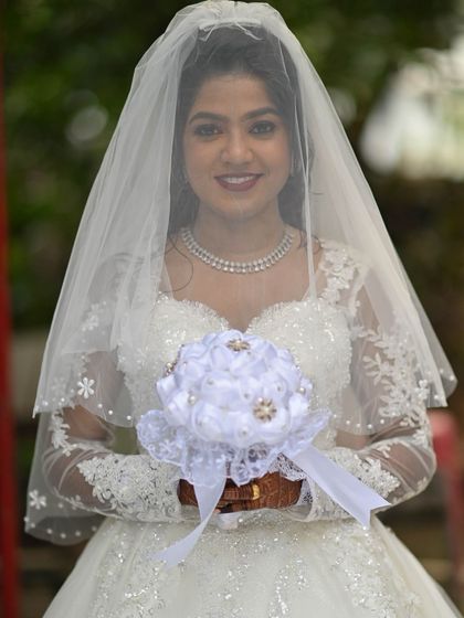 Christian & White Wedding Elegance photo 3