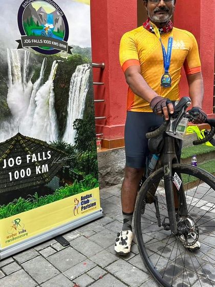 A finisher of the Jog Falls 1000K BRM. The traditional Mysuru Peta is a mark of honor for those who conquer our most challenging events.