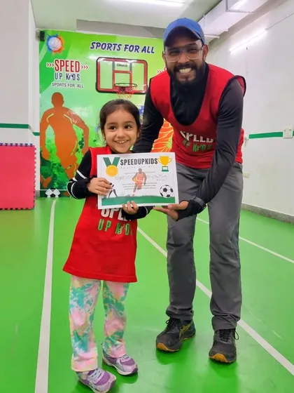 A close-up of Nyra with her certificate. She is a true star, and we are so proud of her.