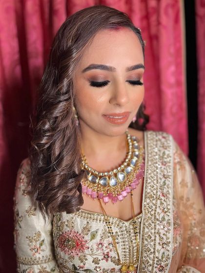 Reception & Modern Gowns photo 33