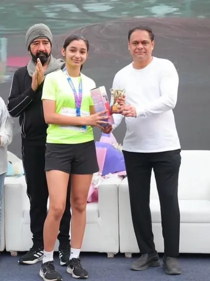 Aayra Dalvi on the podium receiving her 3rd place trophy at the Bawa Juniorthon 2024. A fantastic result in a competitive field.