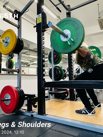Putting in the work with a legs and shoulders session. Box squats are a great way to build explosive power and ensure proper depth while protecting the lower back.