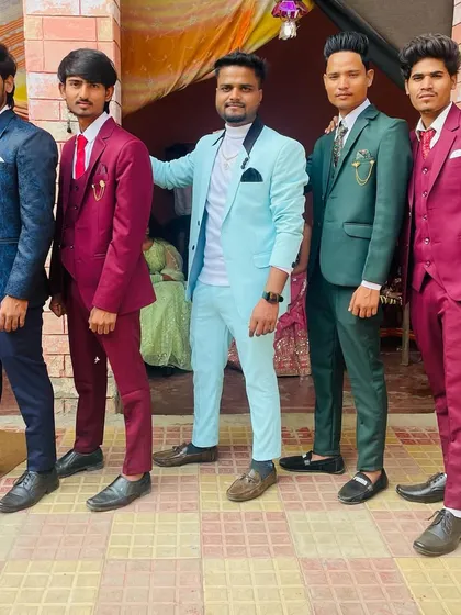 Another shot with the boys. We work together to create a performance that is full of energy and brotherhood.