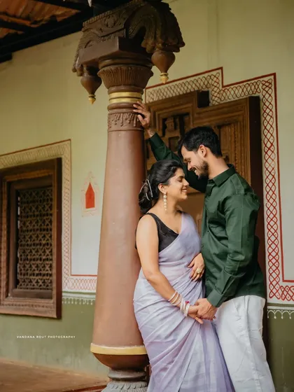 A quiet moment on a rocking chair at a heritage resort. This setting is perfect for capturing a relaxed and timeless pre-wedding photo, surrounded by greenery.
