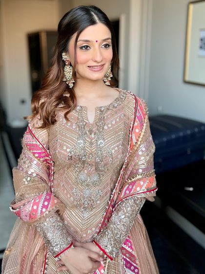 Signature Soft & Radiant Glow photo 8