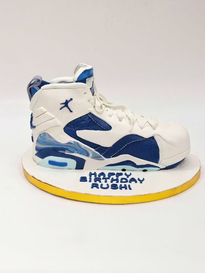 Award-Winning Sculpted & Gravity-Defying Cakes photo 31