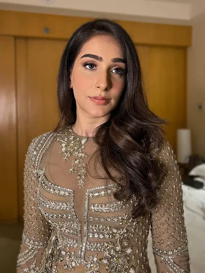 Nishtha looking absolutely stunning in a gold embellished dress. We went for a sharp, defined cat-eye and a flawless matte base for this high-fashion party look.