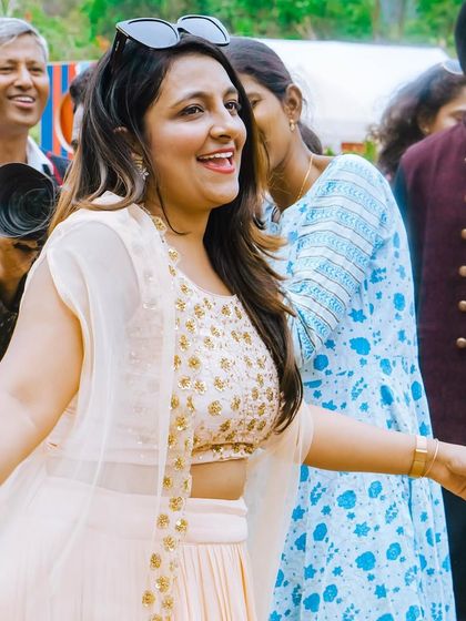 A guest lost in the music. It's these moments of pure enjoyment that I strive to create at every wedding event I perform at.