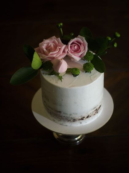 Faraway Feast - Custom Celebration Cakes Simply Stunning: Elegant & Minimalist Cakes photo 6
