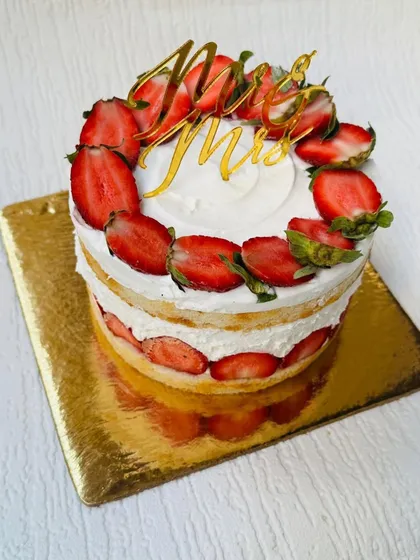 Experience a taste of Japan with my special Japanese strawberry shortcake. It's incredibly light and fluffy, made with layers of sponge, fresh cream, and sweet strawberries. This melt-in-your-mouth cake is a seasonal favorite and a must-try.