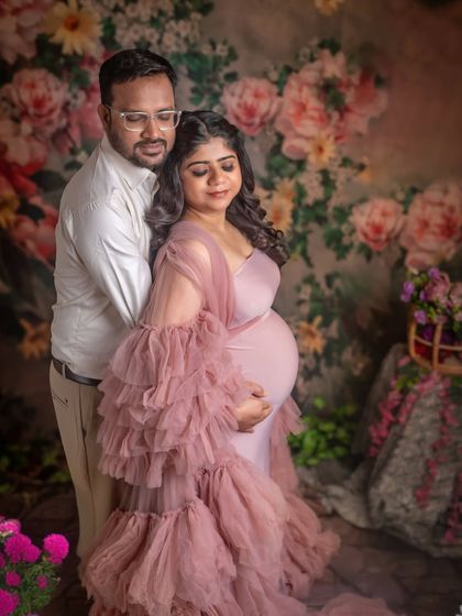 Studio Maternity: Gowns, Glamour & Boho photo 15