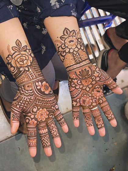 Lucky Mehndi Artist - Party & Festival Mehndi Designs for Guests & Parties photo 6