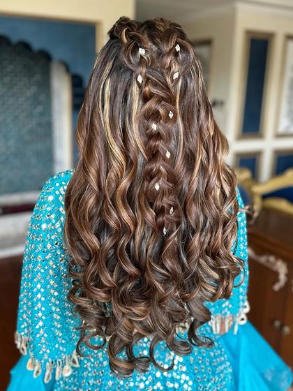 Another view of the beautiful braided half-up style.