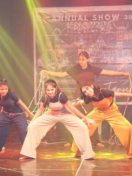 This contemporary storytelling piece uses ropes as a central prop to symbolize connection and conflict. The choreography is highly expressive and physical.