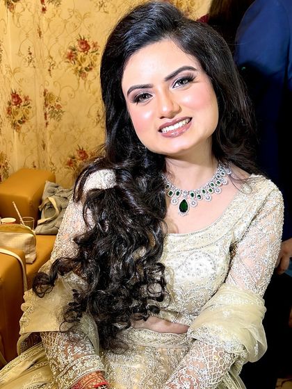 My beautiful engagement bride Tanishka. She looks absolutely radiant and happy with her soft glam makeup and elegant diamond necklace.